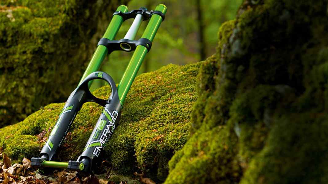 Dowhnhill fork DVO Emerald in an exclusive test