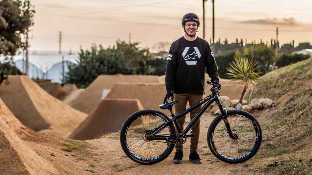 Max Fredriksson takes off with new partners