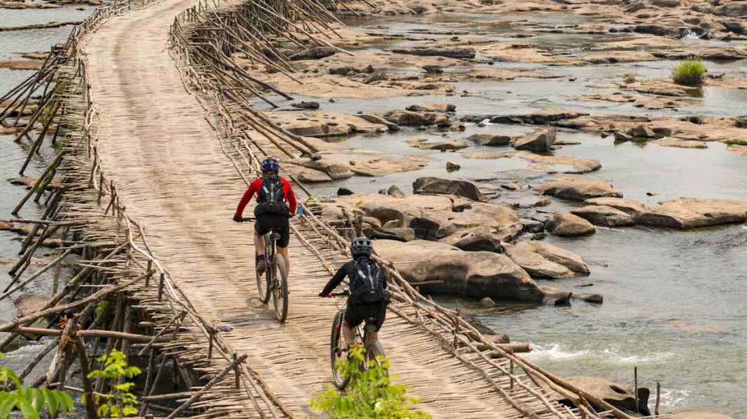 Award-winning documentary film "BLOOD ROAD"