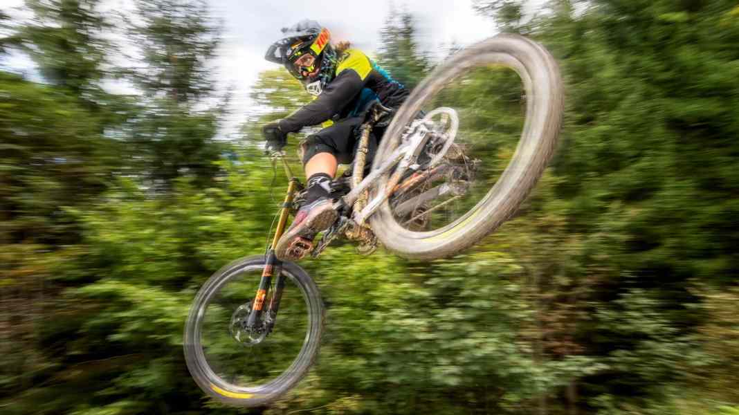 6 World Cup downhillers put to the test