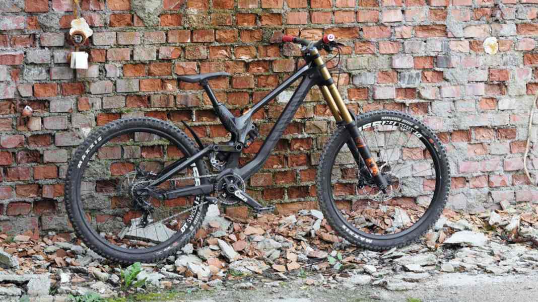 Park bike no. 1: Canyon Sender CF 9.0