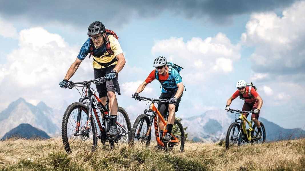 130-mm-Fullys im Test: Wer baut das beste Trailbike?