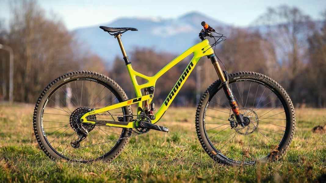 BIKE test winner for All Mountains: Propain Hugene CF
