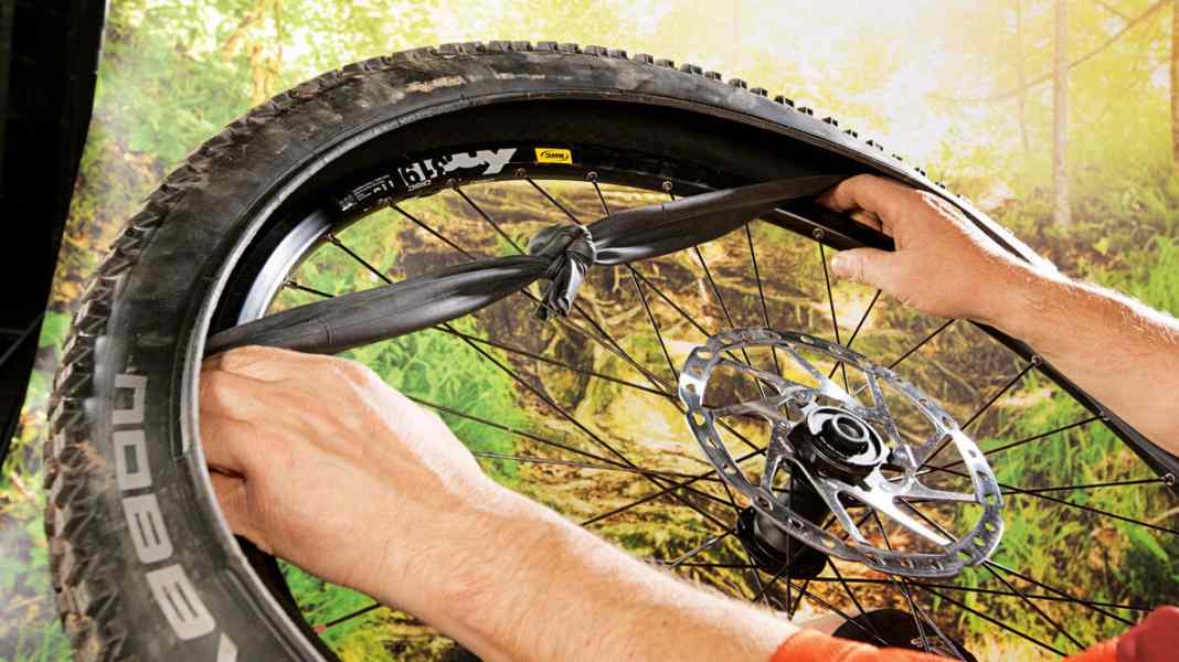 Flat tyres: How to seal the tyre again on the road