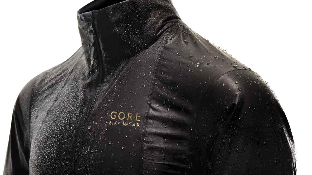 One Gore-Tex Active: perfect weather protection