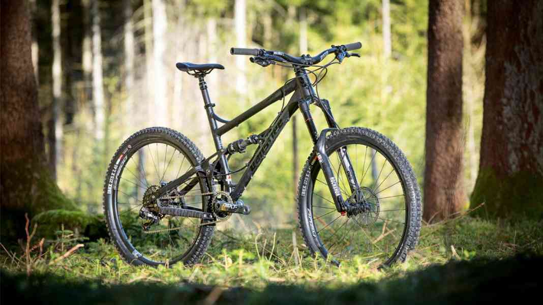 Banshee Spitfire (27.5"/26") in the BIKE test