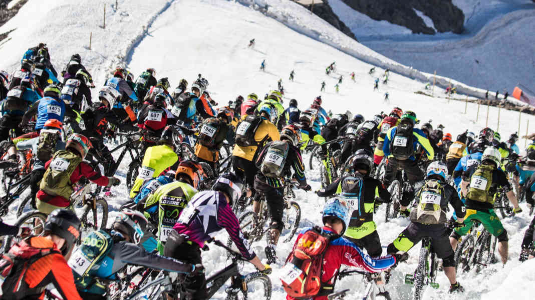 Megavalanche: Legendärer 2600-hm-Downhill-Marathon