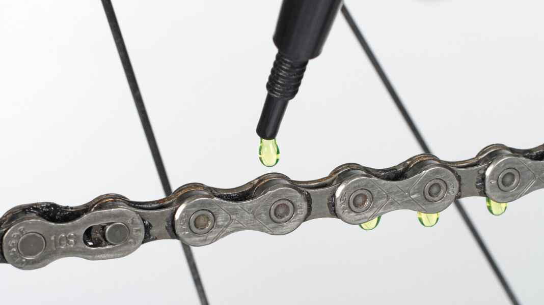 Lubricating and changing the MTB chain: how it works!