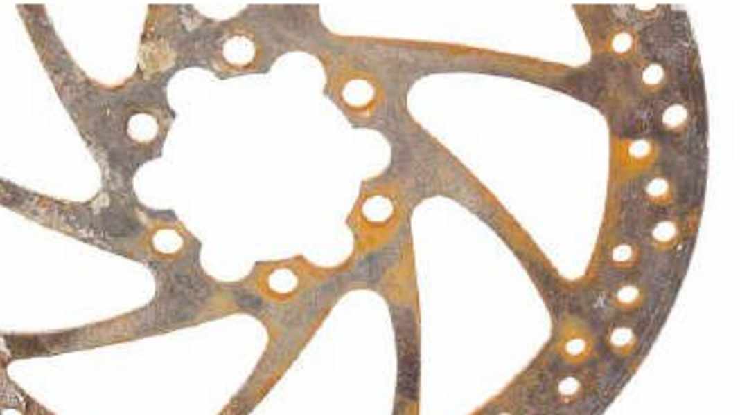 Are rusting brake discs dangerous?