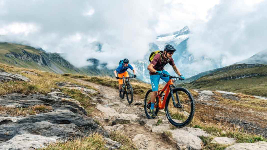 Gipfelstürmer: 7 Trailbikes bis 4000 Euro im Test