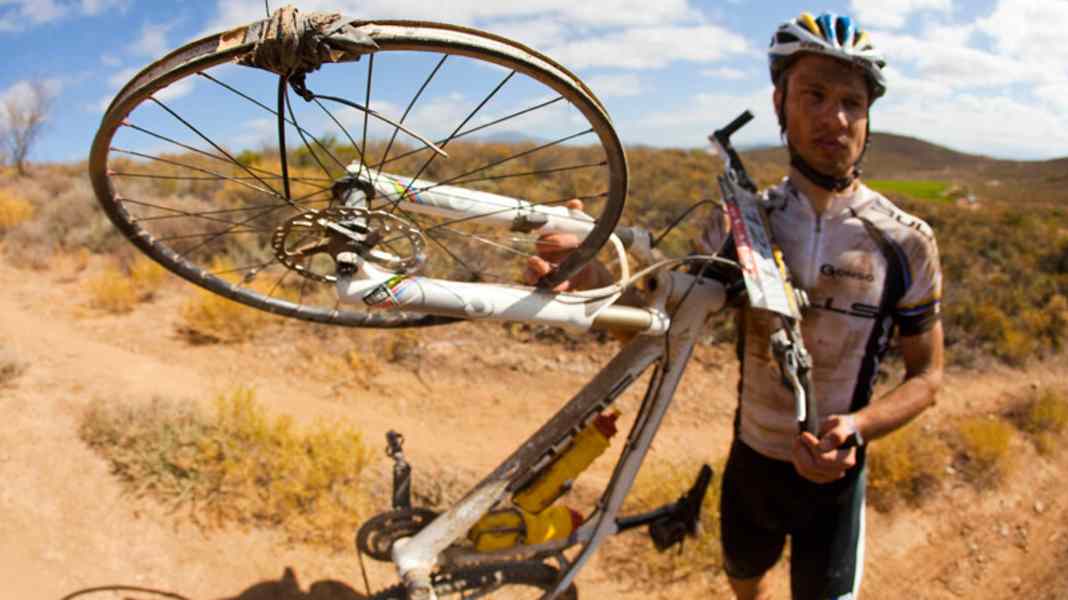 First aid on tour: emergency repairs