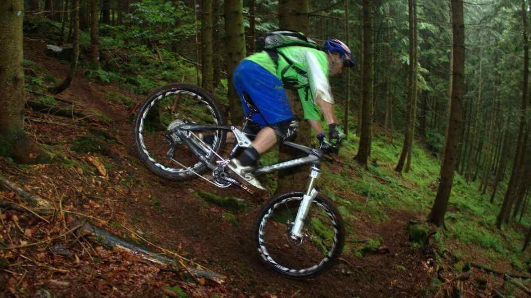 Die richtige Fahrtechnik auf MTB-Trails