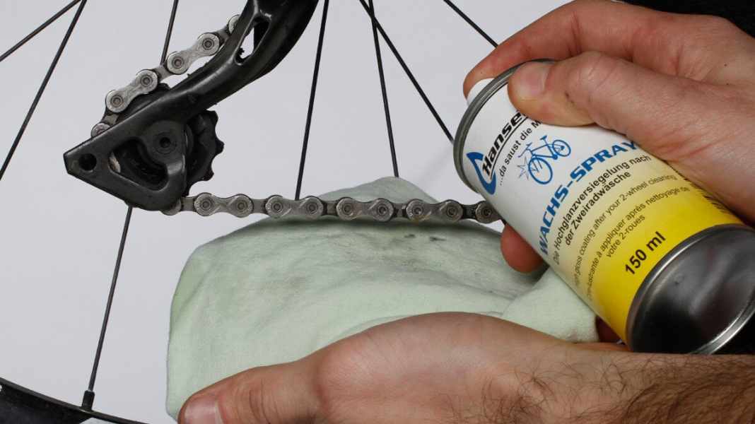 MTB-Antrieb warten: Kette schmieren