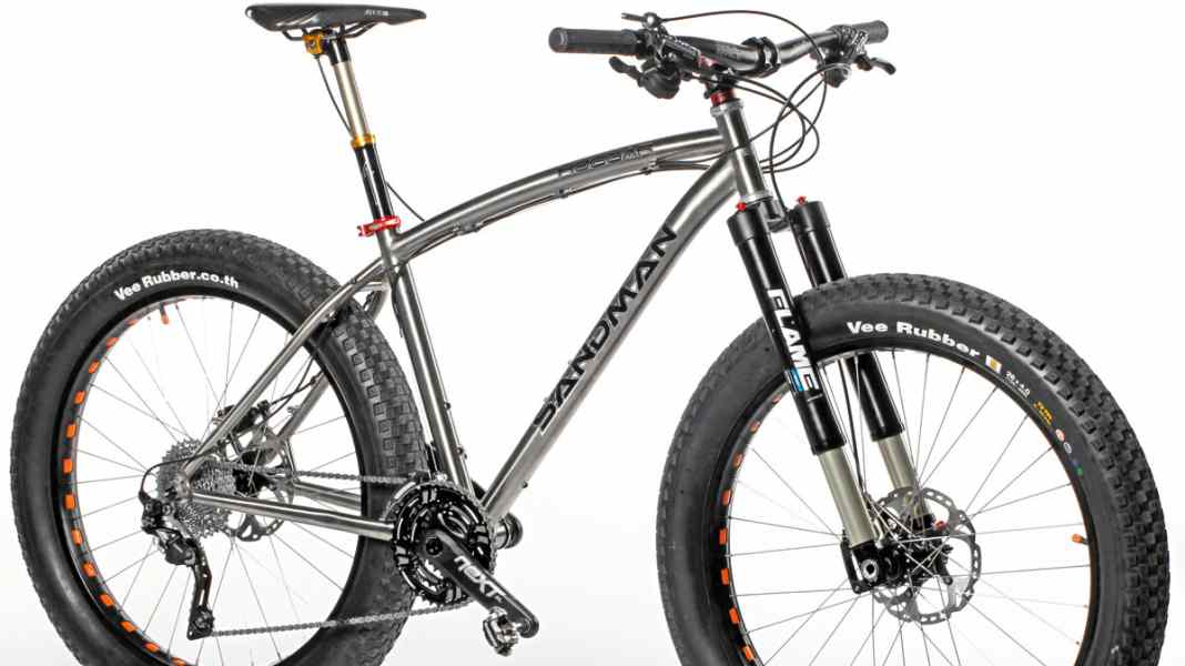 Edles Fatbike aus Titan mit Upside-Down-Federgabel