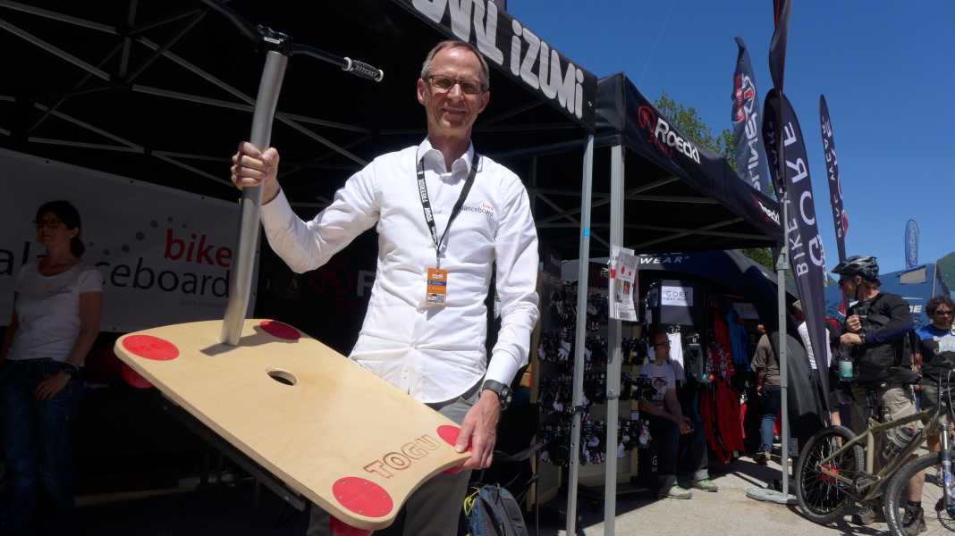 Bike Balance Board: training device for bikers