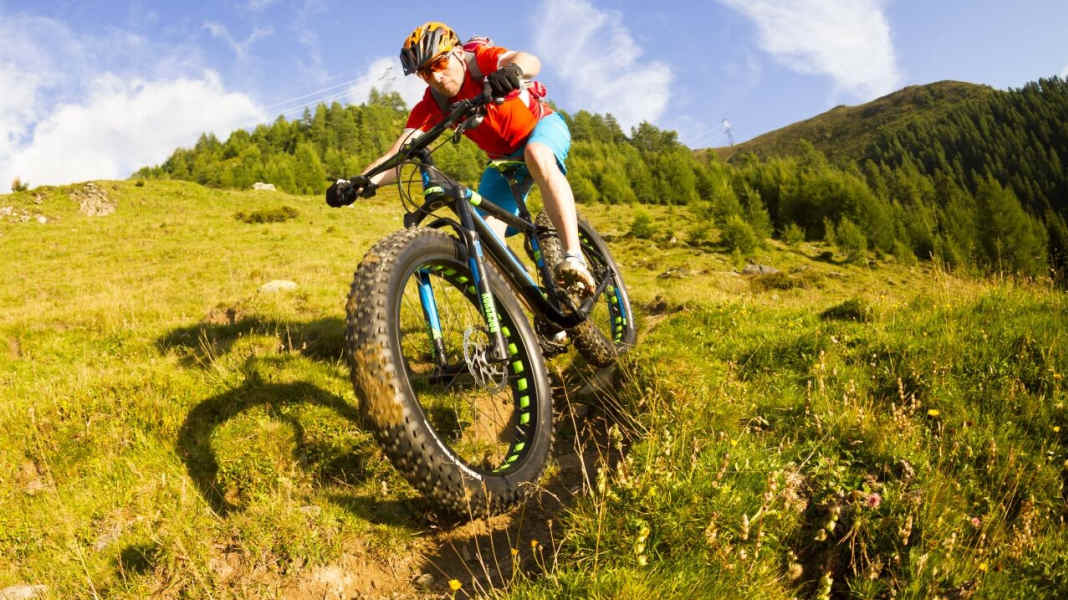 Test Fatbikes: Neun schwere Jungs im Vergleich