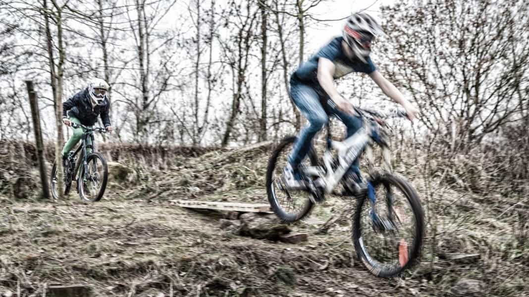 The mountain bike goes to school
