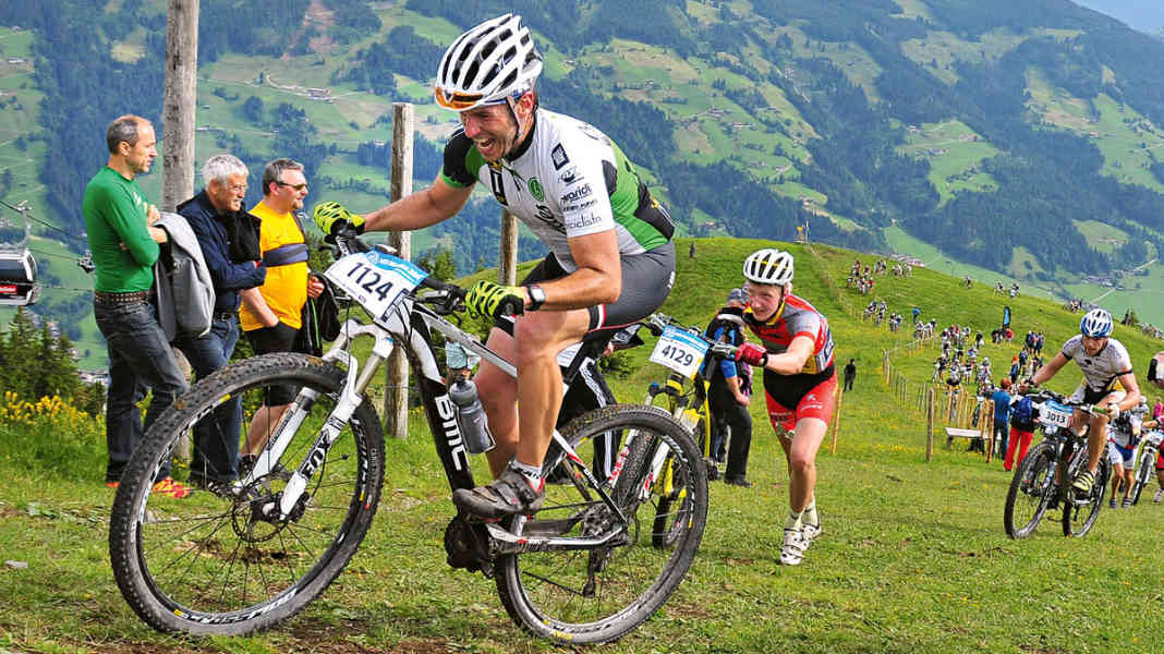 Das BMC Teamelite zeigt sich in edlem Schwarz-Weiß