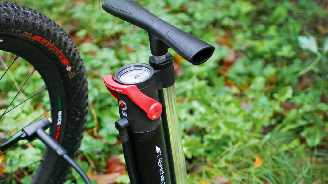 Single test: Floor pump Bontrager Flash Charger