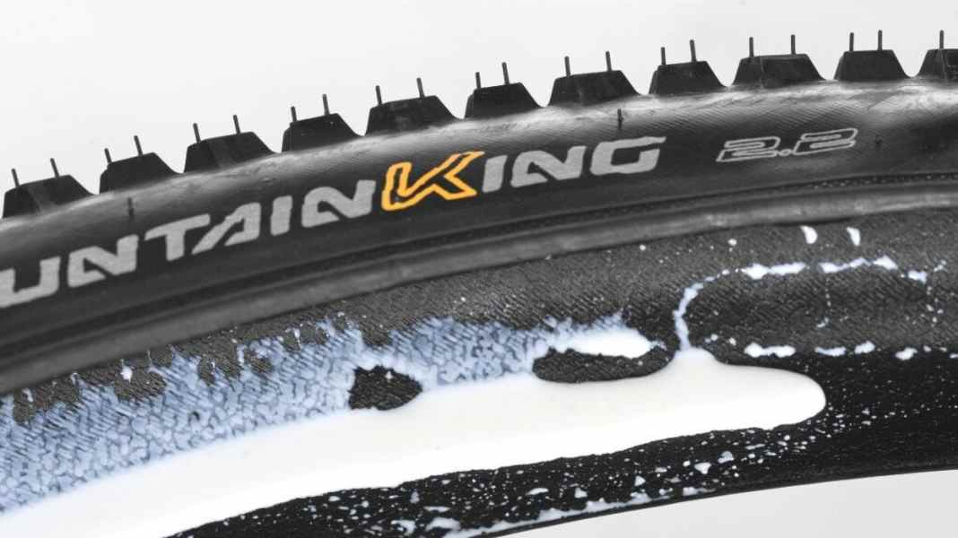 Dichtmilch: Mountainbike-Reifen auf Tubeless umrüsten