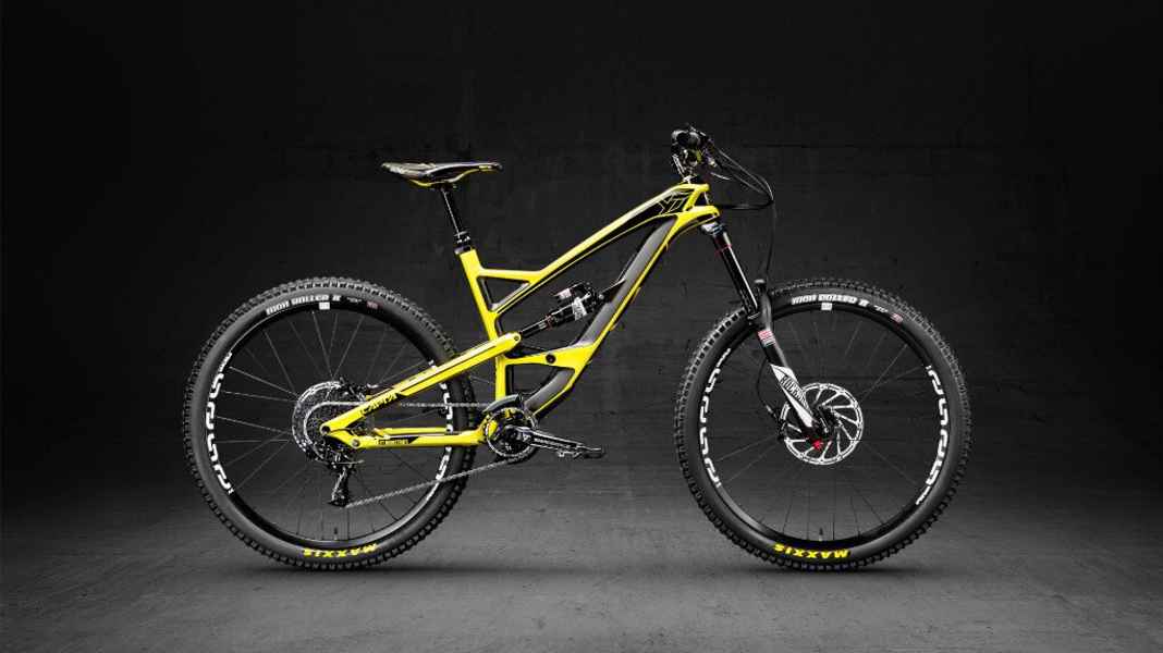 YT Industries shows Capra CF and Tues for 2016