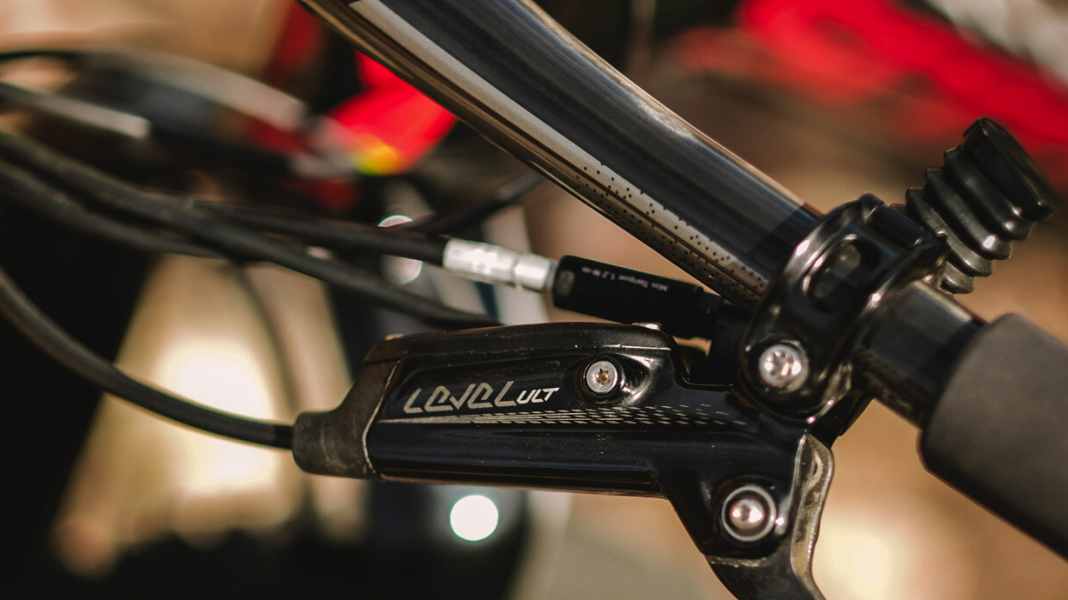 Sram Level: new lightweight two-piston brake