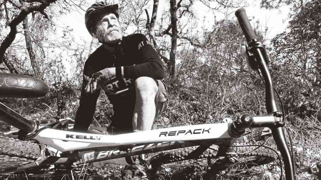 Der Anführer des Mountainbikens