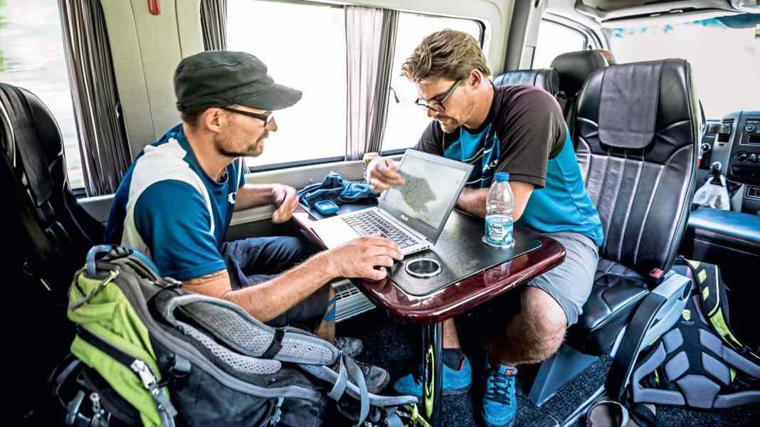 Tour planning on the PC: digital maps and software