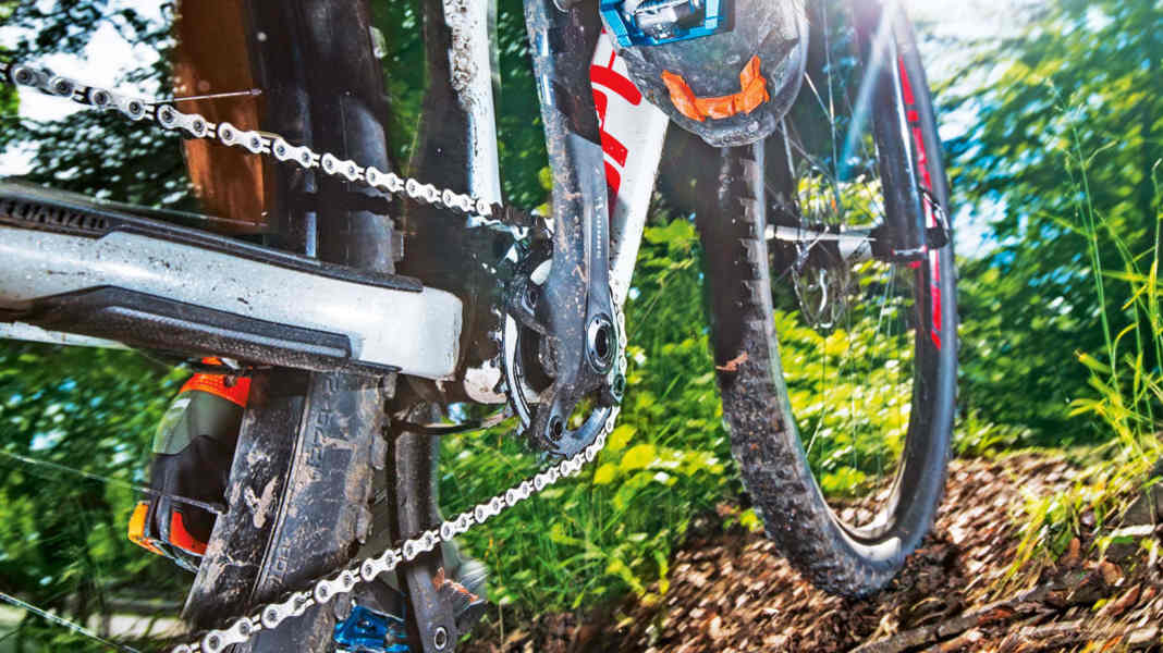 14 clipless pedals in comparison
