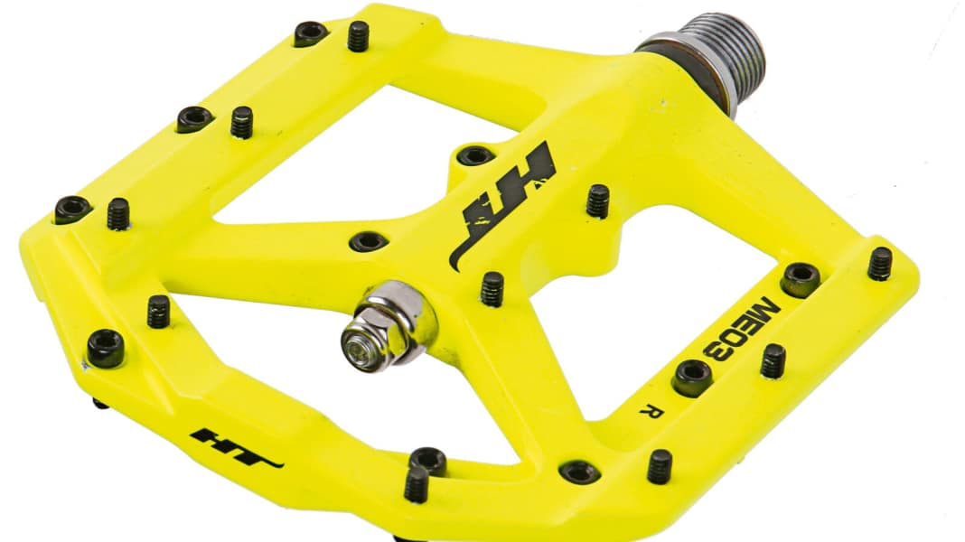 More safety: 6 flat pedals in the test