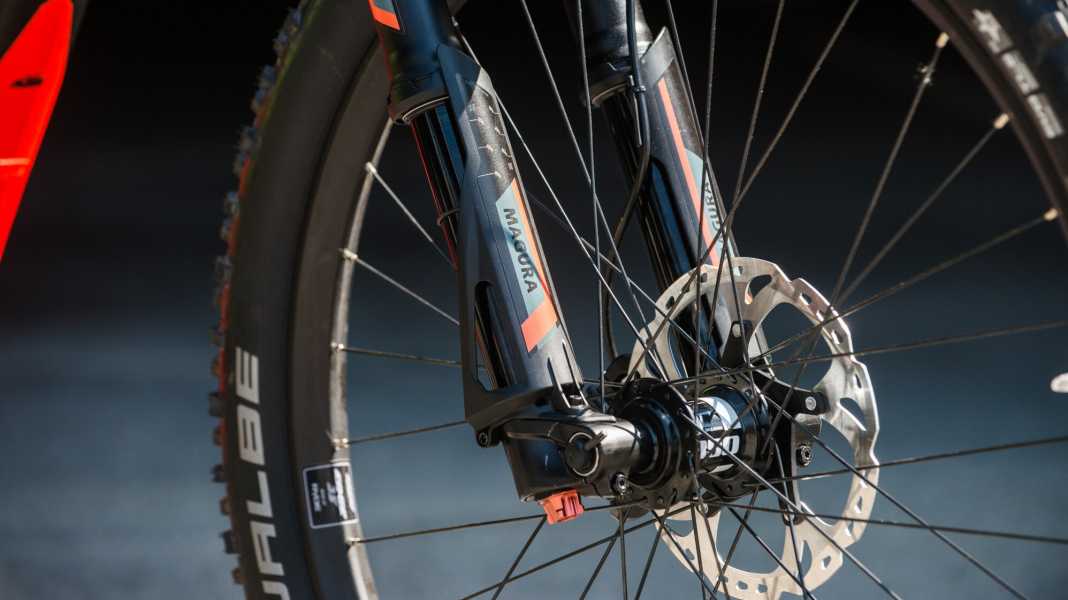 Magura and WP show new MTB upside-down fork