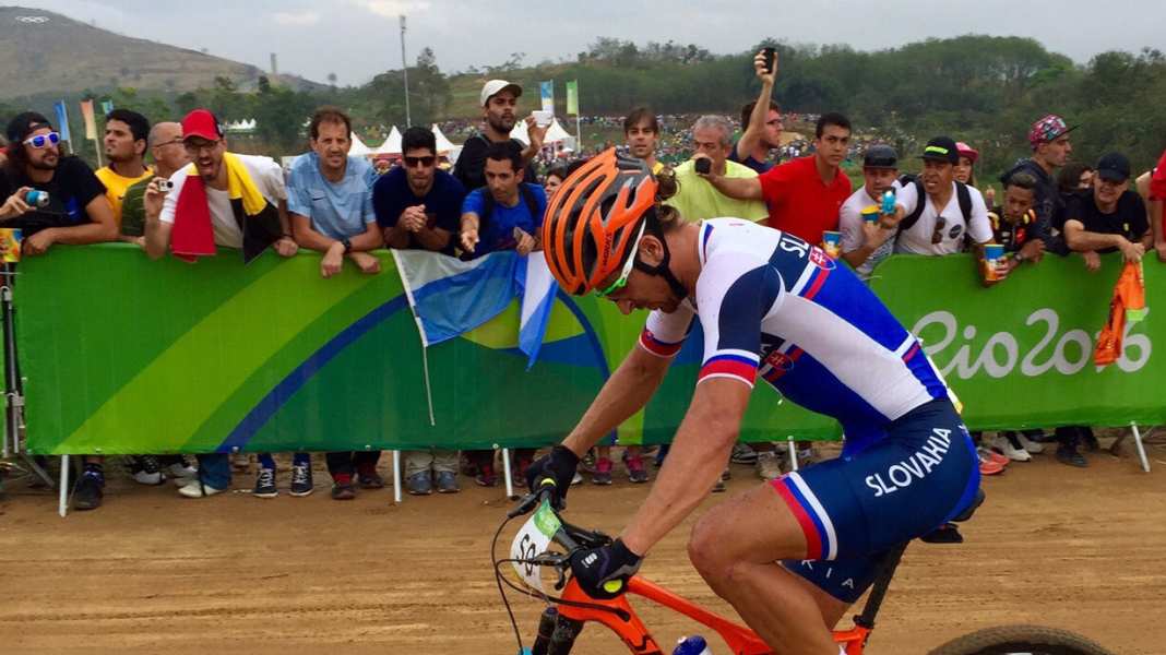 Sagan: Super start and two flat tyres