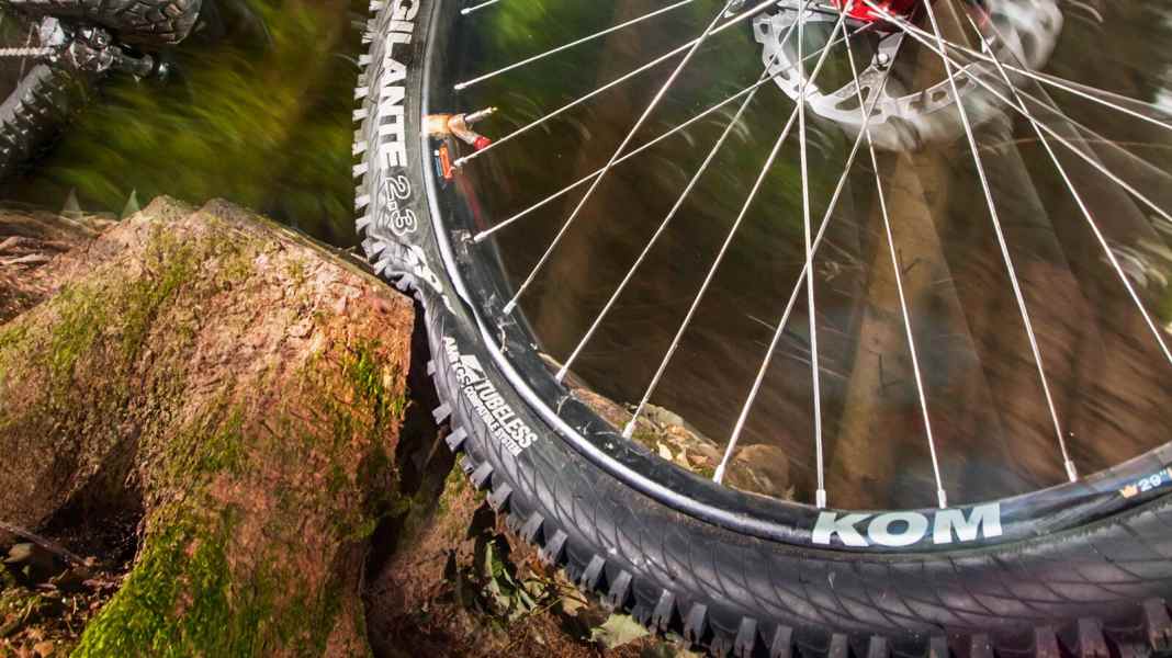 MTB tyres: DeanEasy Tube+ and Schwalbe Procore tyres on test
