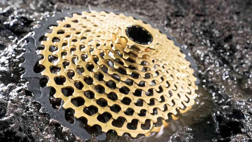 Keep it simple: Shimano XTR Di2 gegen Sram Eagle XX1