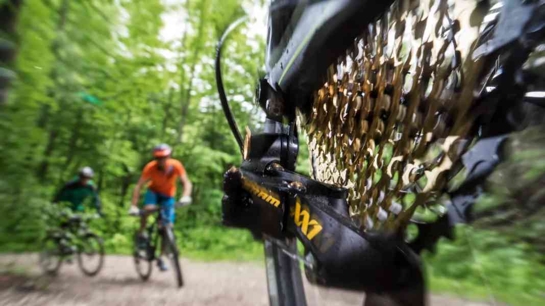 Sram oder Shimano: 12fach-Schaltungen im Vergleich