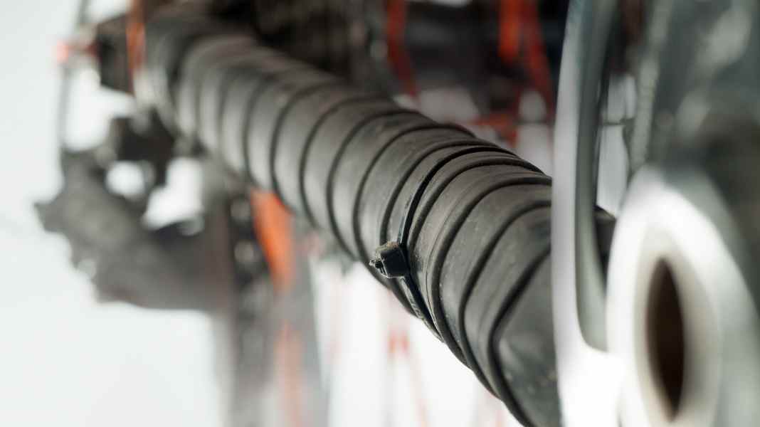 How to protect the MTB frame from scratches and abrasion