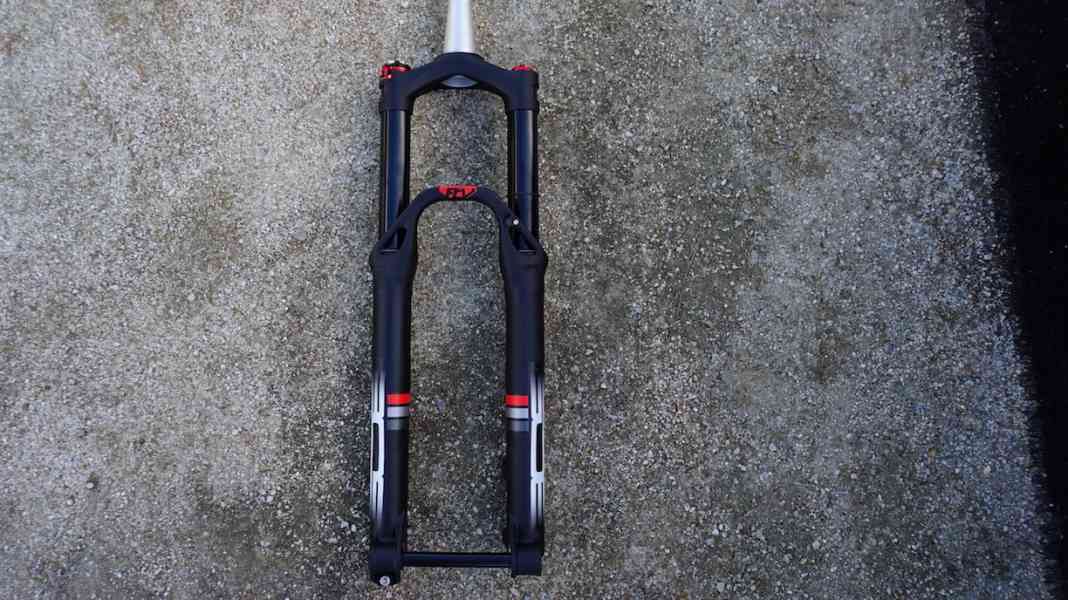 BOS bringt Enduro-Gabel mit neuer Technologie