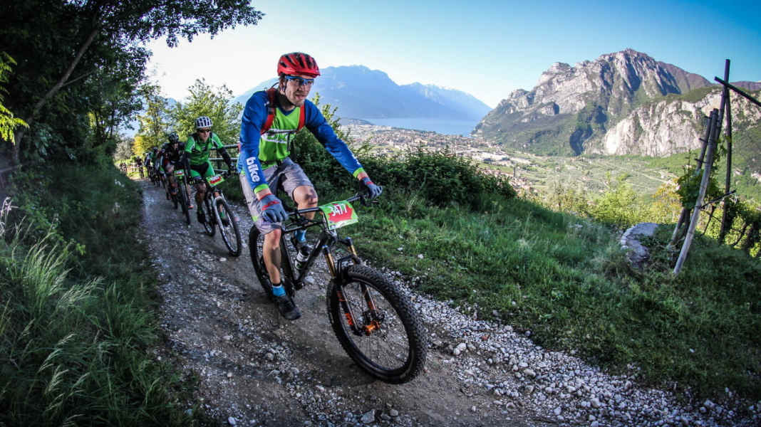 Marathon with Pummel tyres - a self-experiment