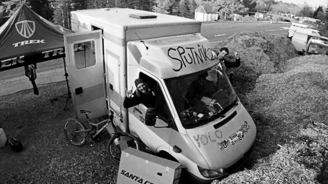 A life in an ambulance: Ronny Racing