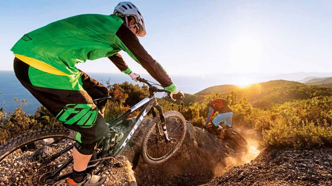 7 forks for touring bikers and racers in the test
