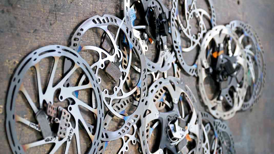 18 MTB brake pads in the wear test