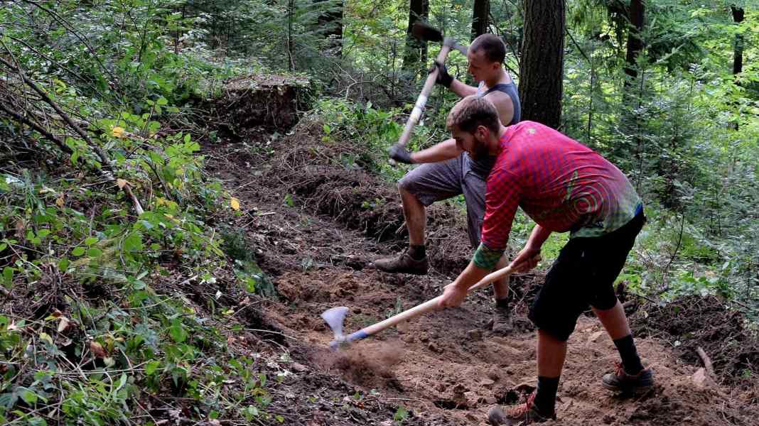 Watch out, trail building in Freiburg - third flap!