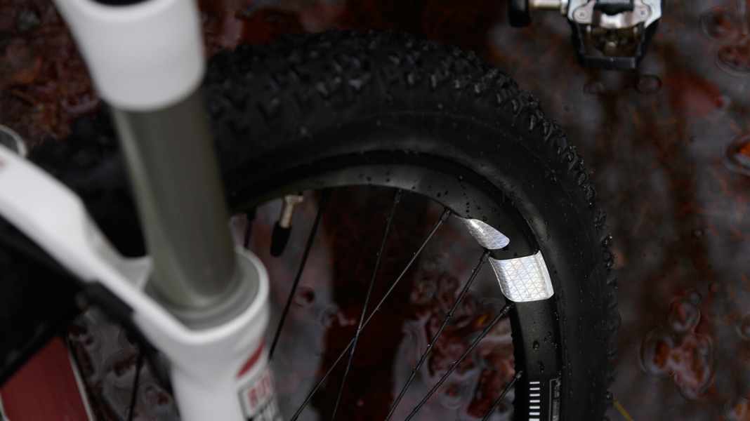 Flectr 360: All-round visibility for sticking on