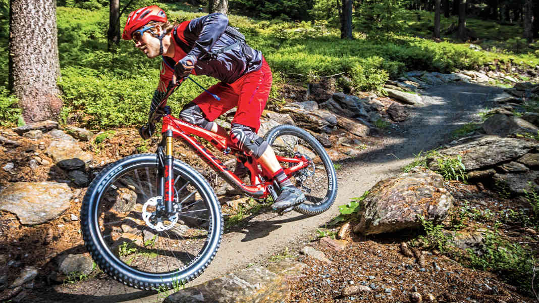 Enduro MTB Pivot Mach 5.5 Pro on test