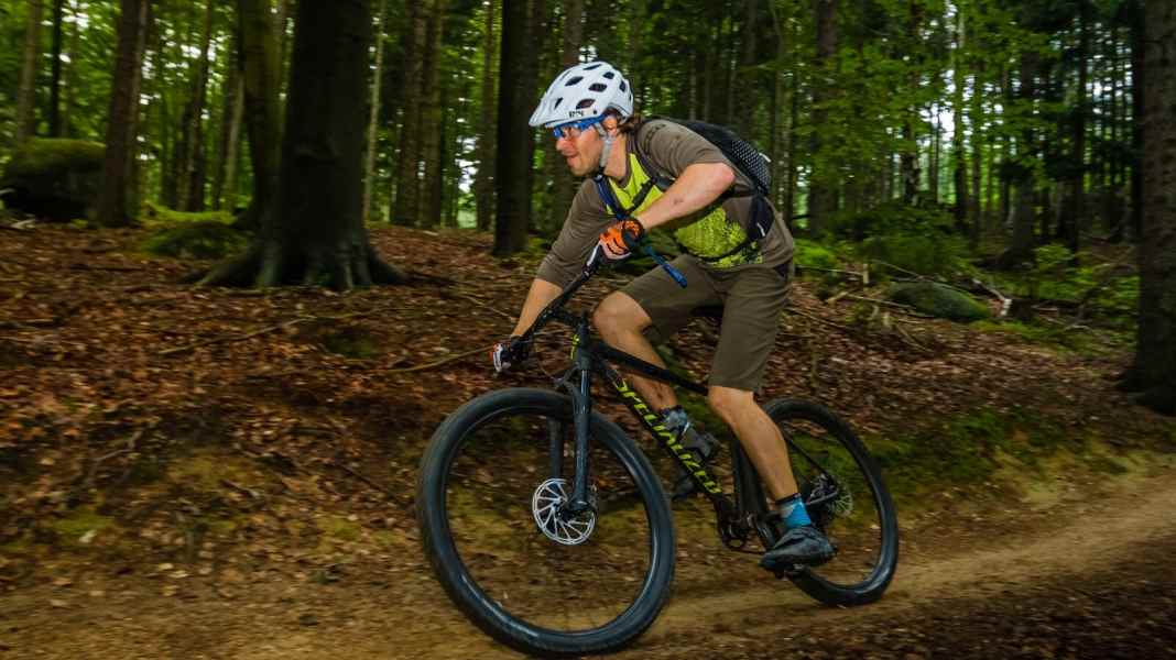 Alu-Hardtail: Specialized Chisel Expert im Test