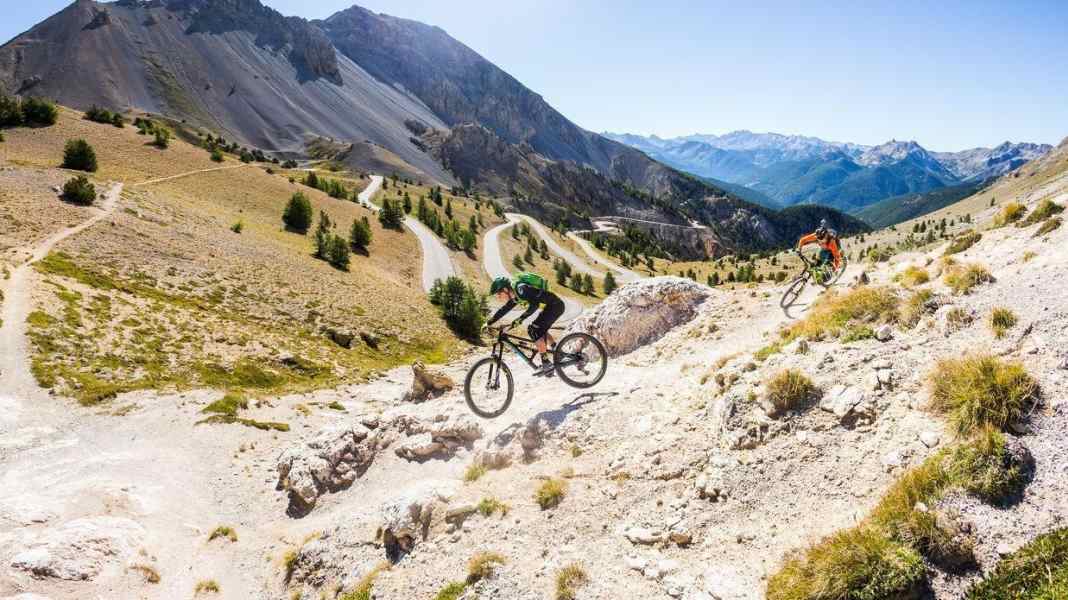 Bike tour over legendary Tour de France passes