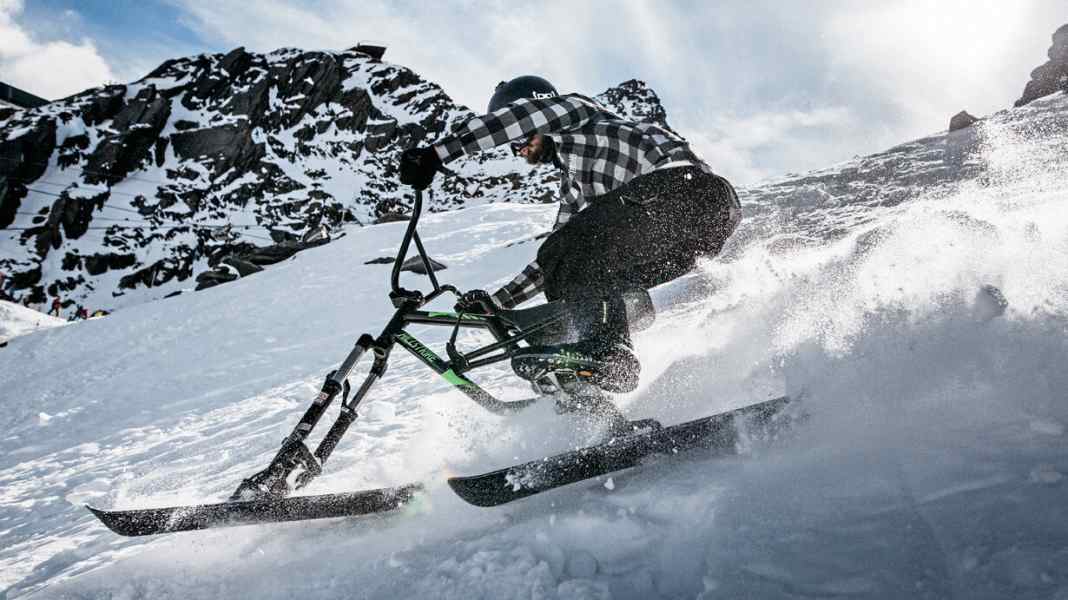 Spaß im Schnee: Snow-Bikes mit Rädern und Kufen