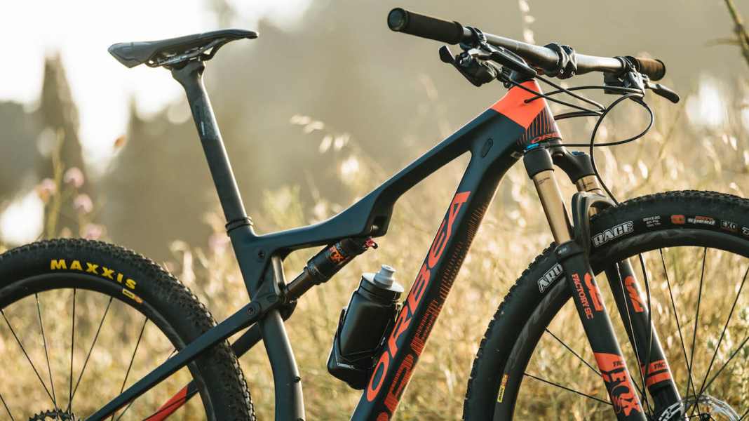 Orbea Oiz: new race fully with 1.6 kg frame