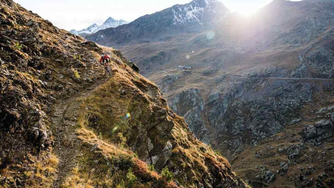 Supertrail Gavia Pass: a legendary descent