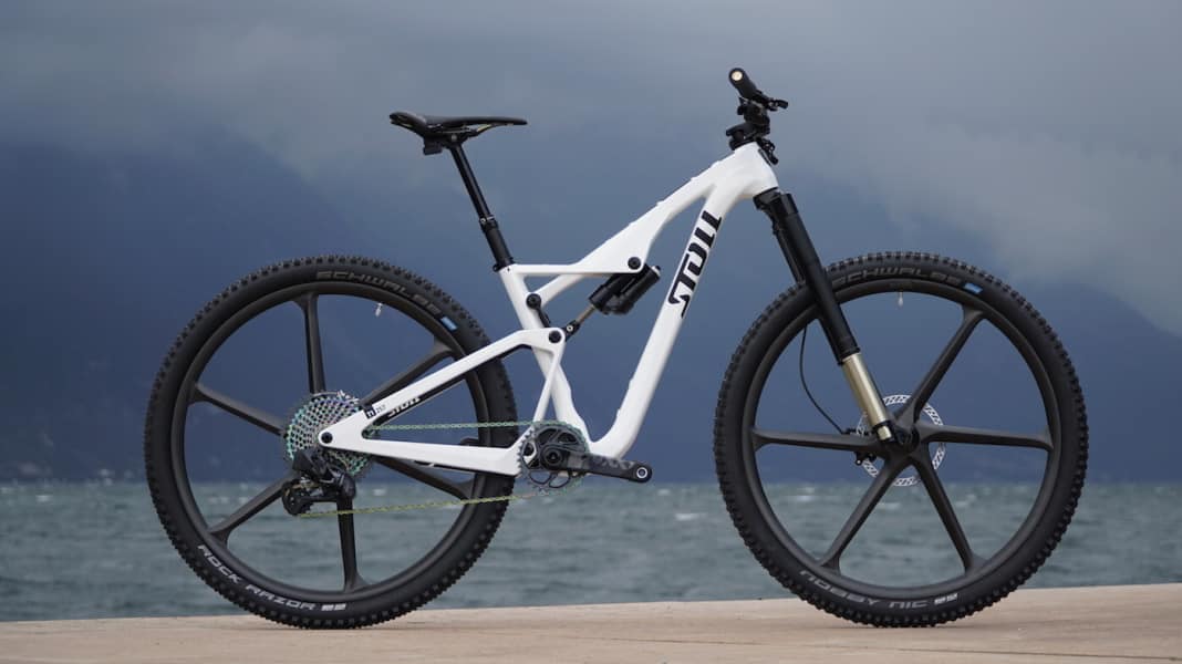 Stoll study with invisible brake lines